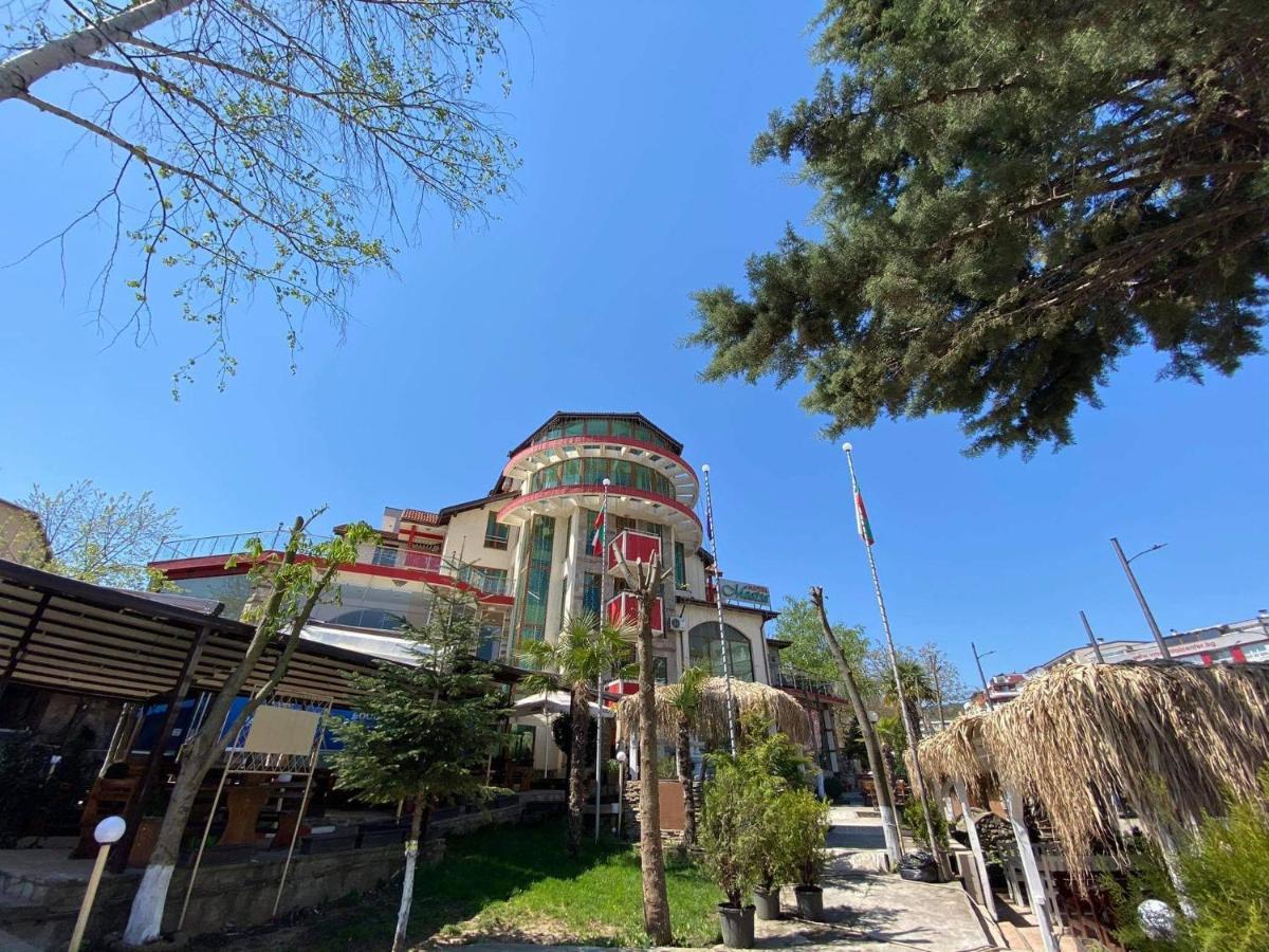 Meatsa Hotel Kŭrdzhali Buitenkant foto