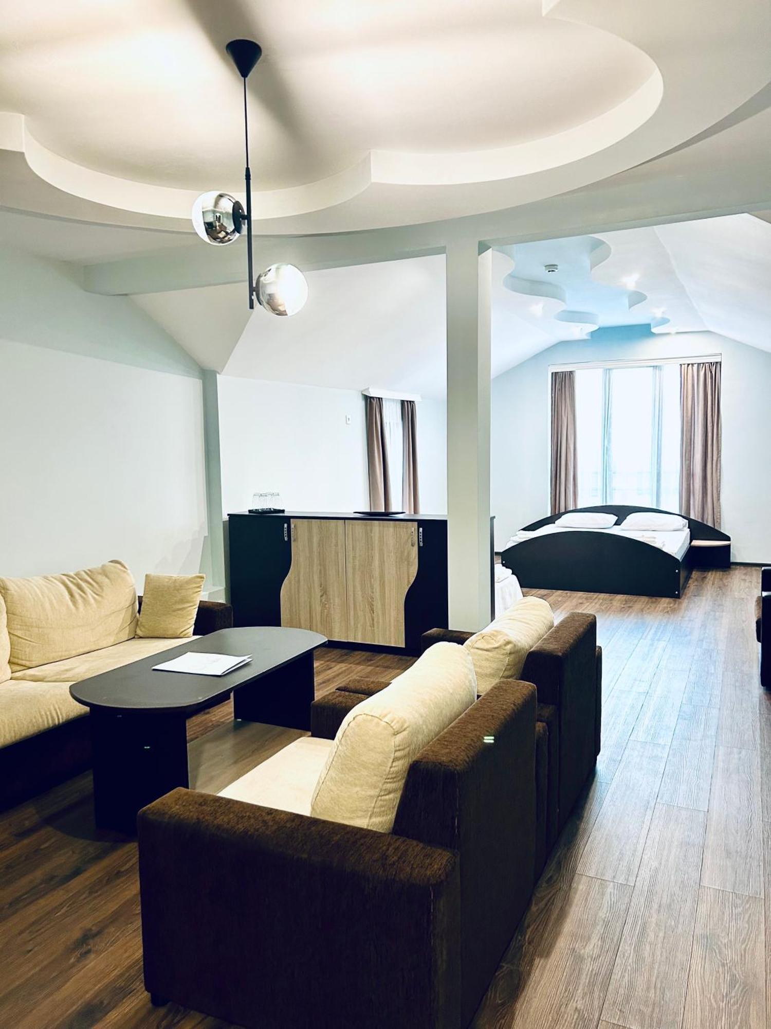 Meatsa Hotel Kŭrdzhali Buitenkant foto