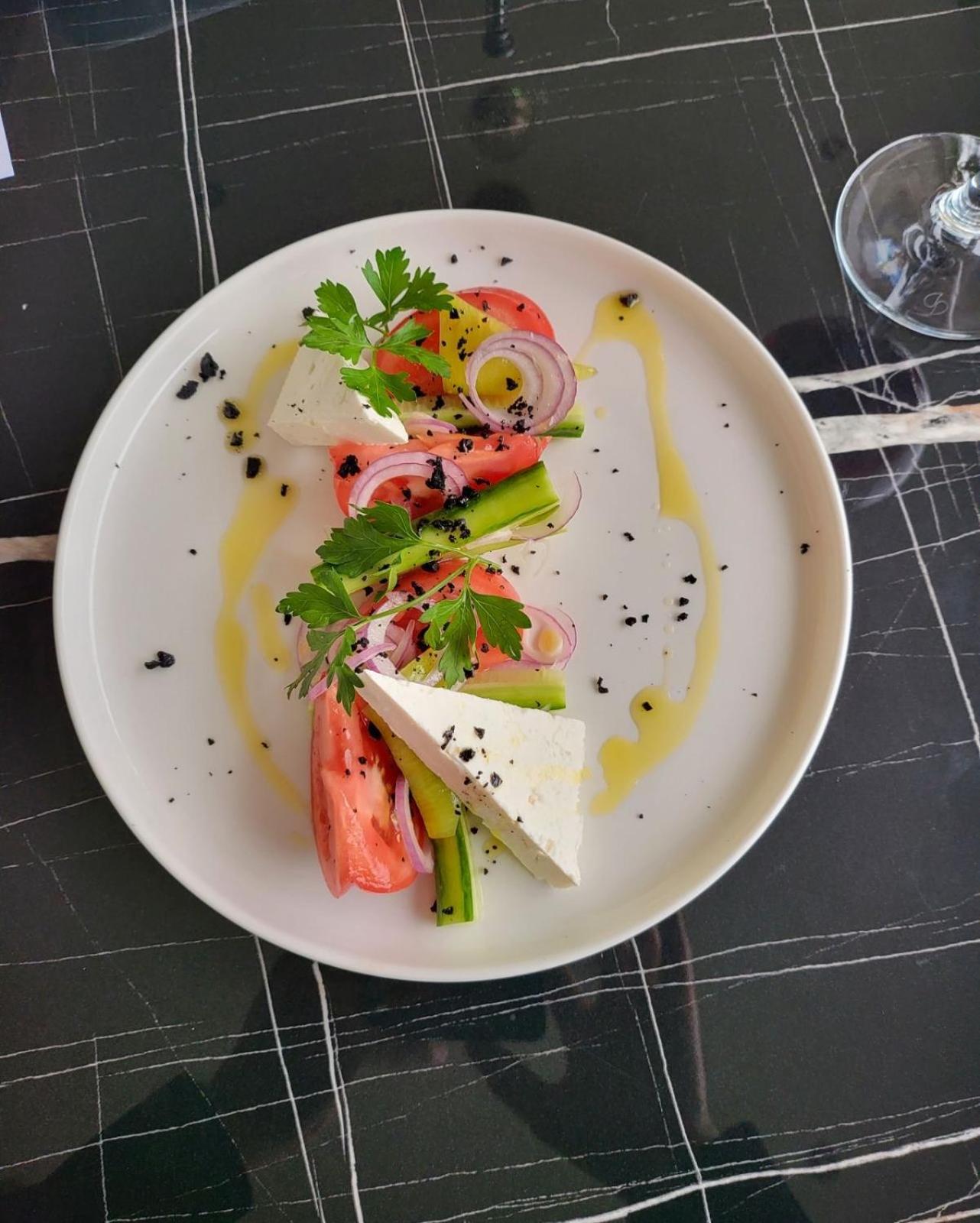 Meatsa Hotel Kŭrdzhali Buitenkant foto
